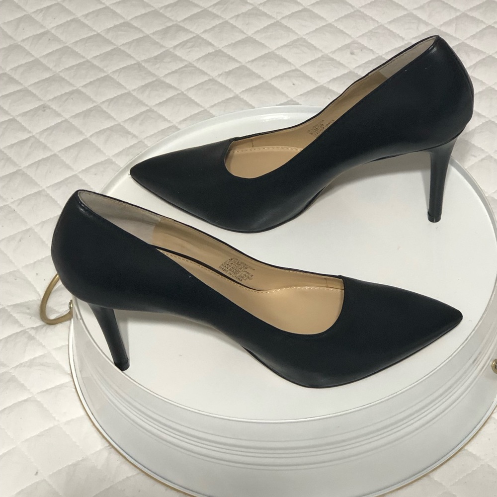 NWOT Vince Camuto Black Heels